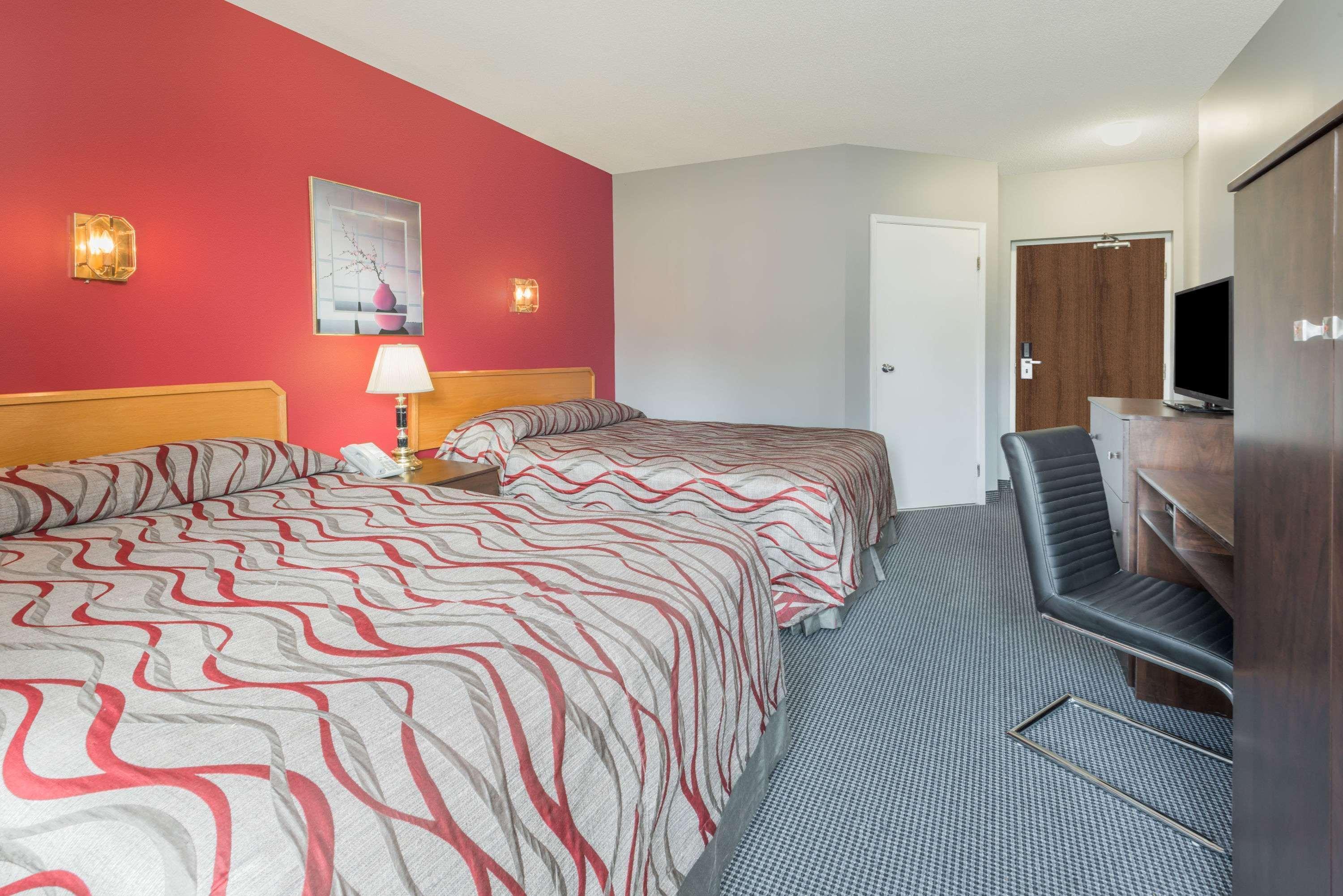 Super 8 Mount Hope/Hamilton International Airport Hotel Eksteriør billede