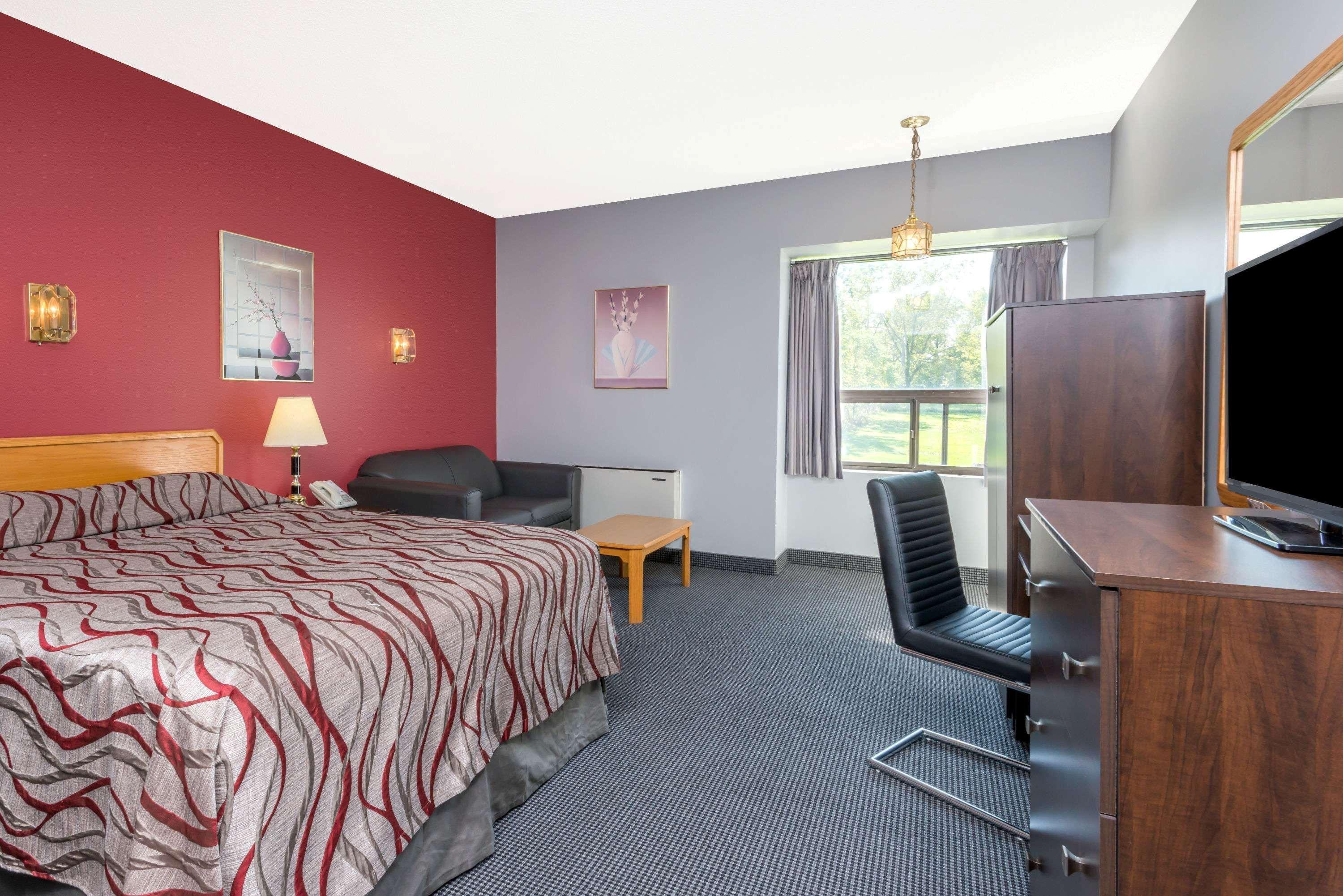 Super 8 Mount Hope/Hamilton International Airport Hotel Eksteriør billede