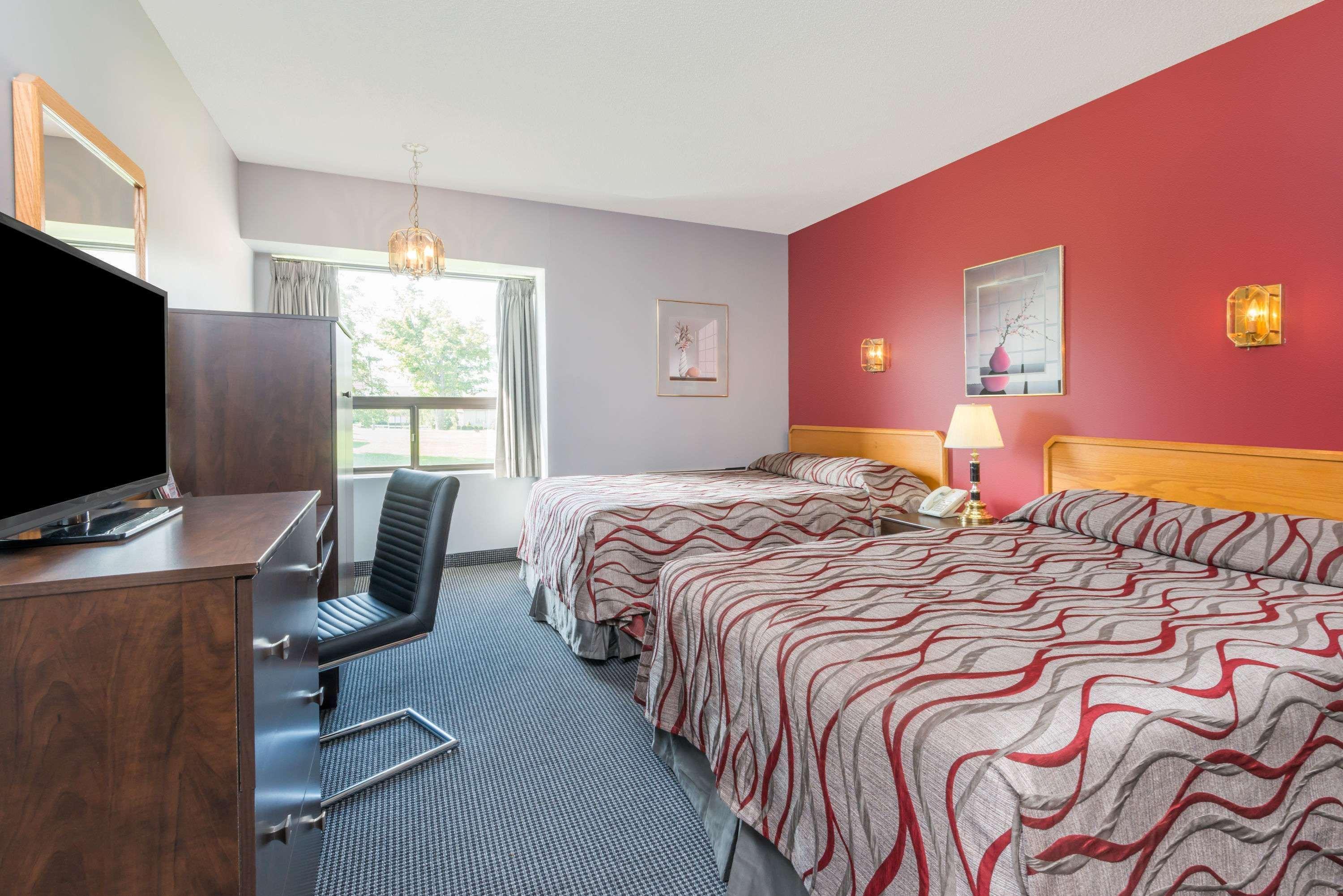 Super 8 Mount Hope/Hamilton International Airport Hotel Eksteriør billede