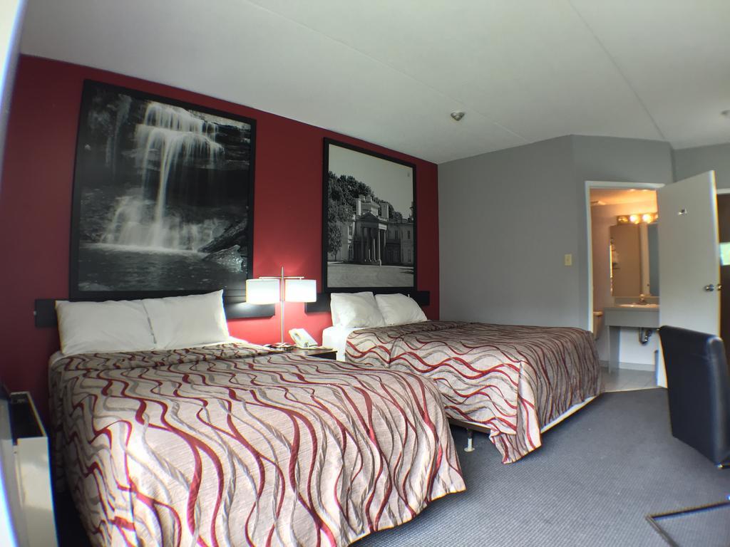 Super 8 Mount Hope/Hamilton International Airport Hotel Eksteriør billede